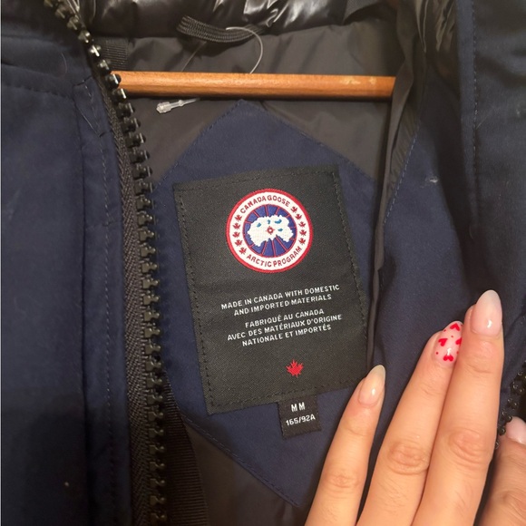 Women’s Canada goose Hooded Jacket - Picture 3 of 5